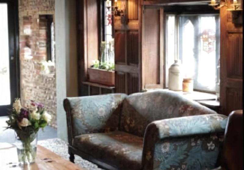 בית מלון כפרי The Grasshopper Inn