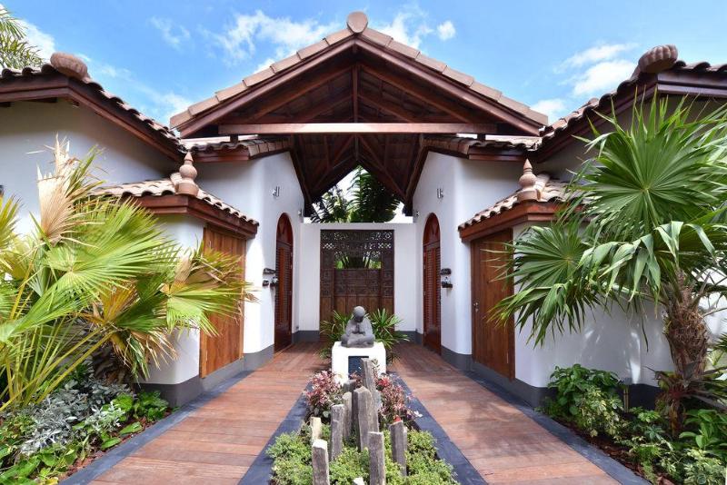 Baoase Luxury Resort