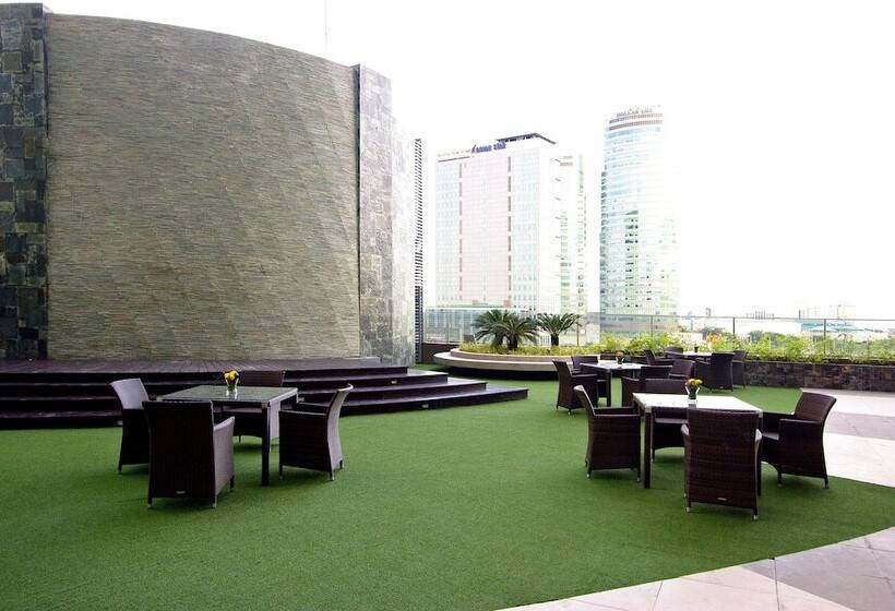Acacia Hotel Manila