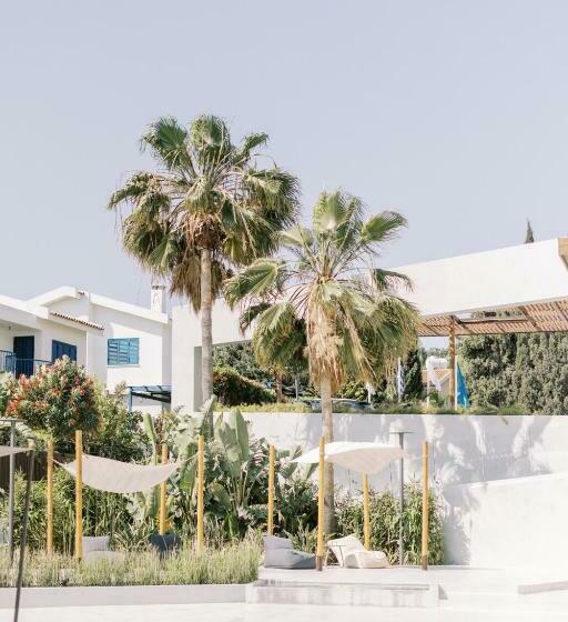 هتل Cavo Zoe Seaside