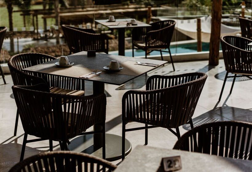 هتل Cavo Zoe Seaside