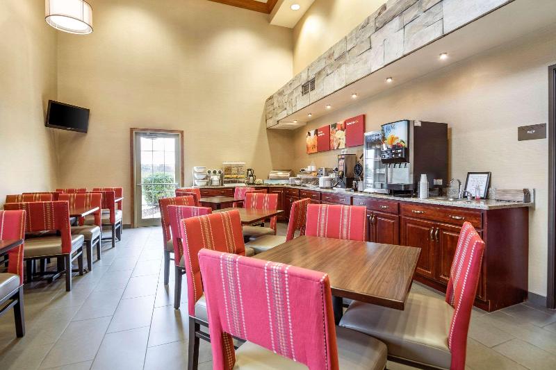 酒店 Comfort Suites At Par 4 Resort