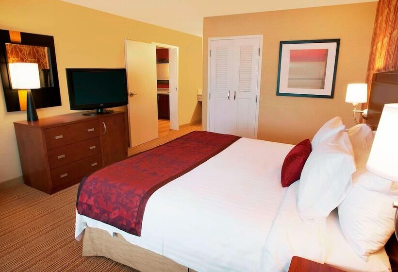هتل Courtyard Warner Robins