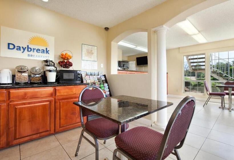 فندق Days Inn By Wyndham Turlock
