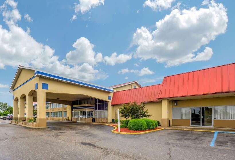 ホテル Econo Lodge Inn & Suites Triadelphia  Wheeling