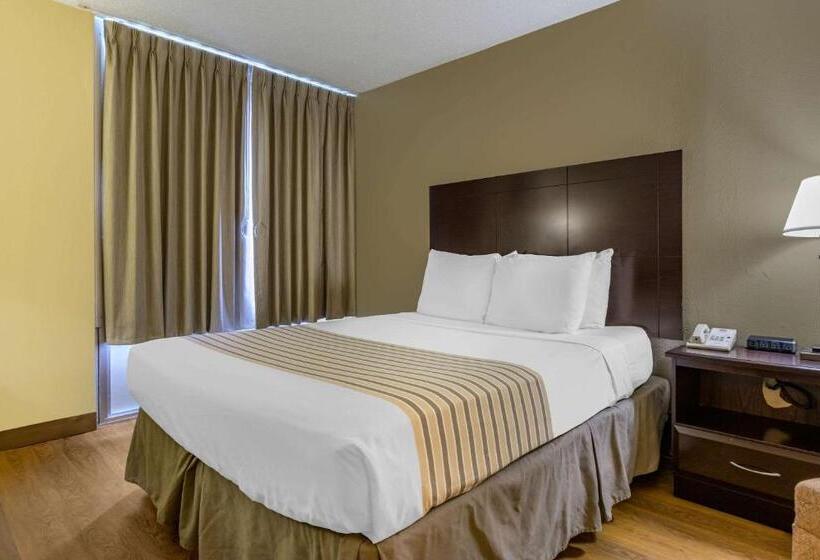 ホテル Econo Lodge Inn & Suites Triadelphia  Wheeling