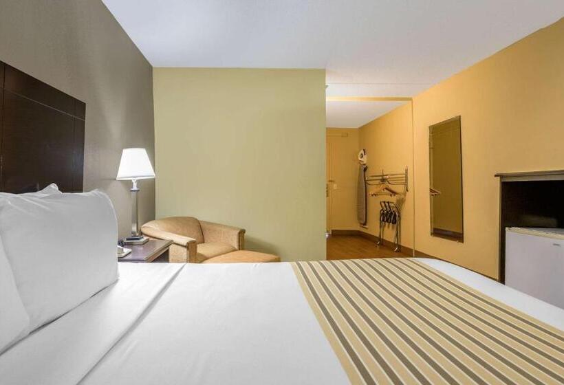 ホテル Econo Lodge Inn & Suites Triadelphia  Wheeling