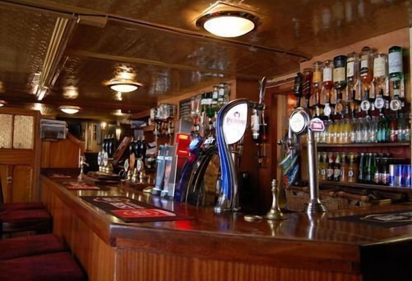 فندق Fishermans Tavern