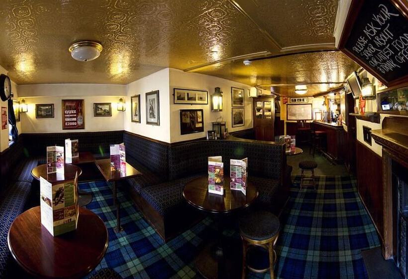 فندق Fishermans Tavern