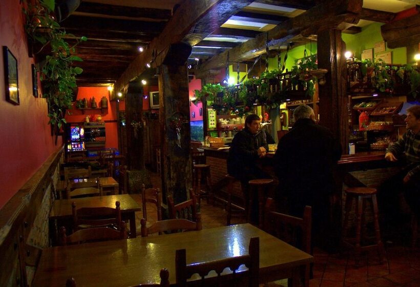 호텔 Hostal Rural Elosta