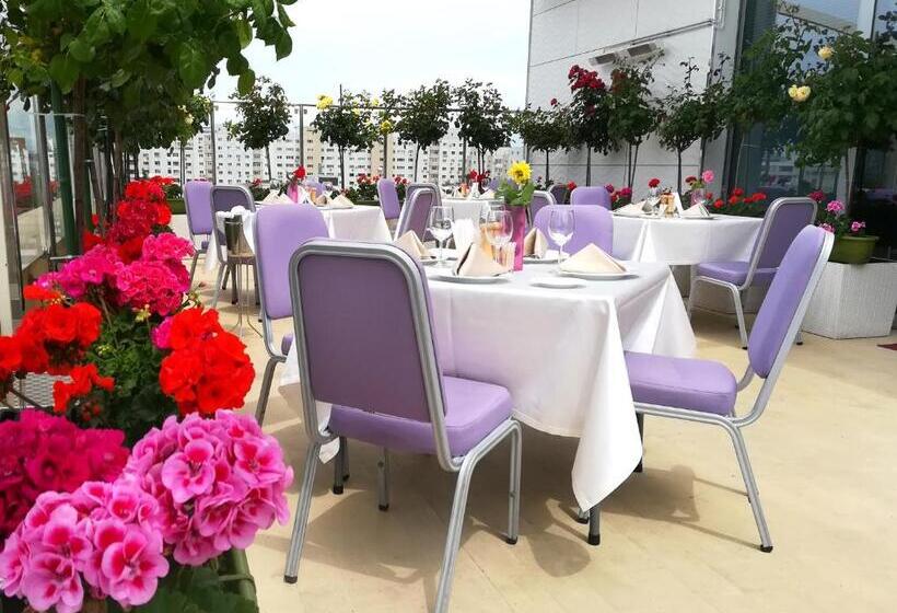 هتل Marshal Garden