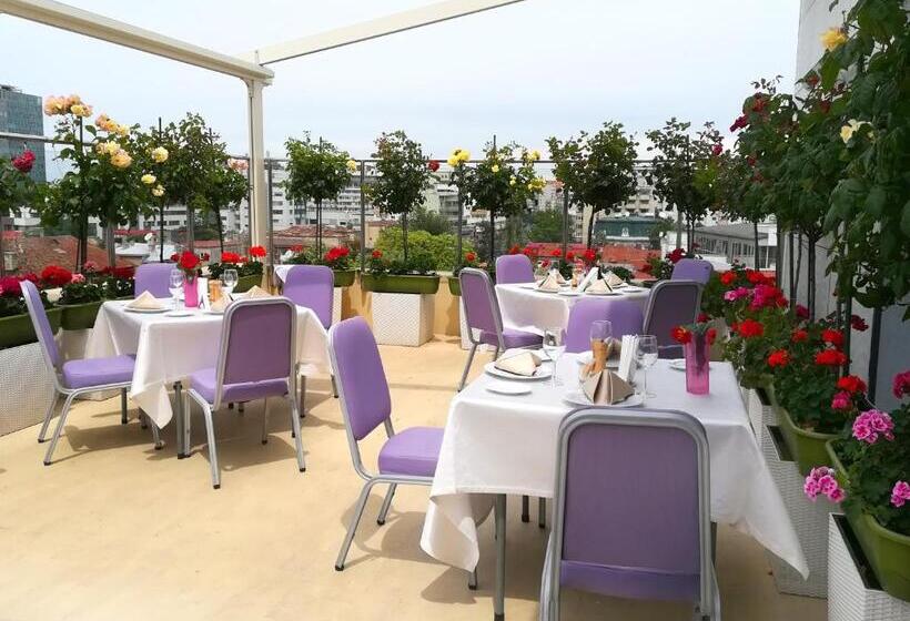 هتل Marshal Garden