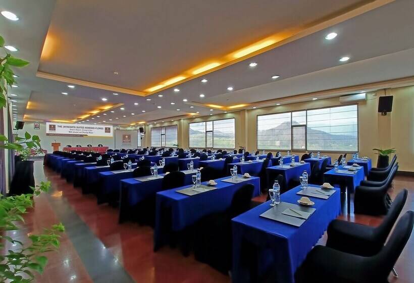 هتل The Jayakarta Suites Komodo Flores