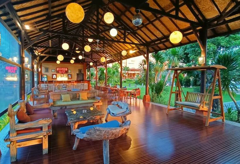 هتل The Jayakarta Suites Komodo Flores