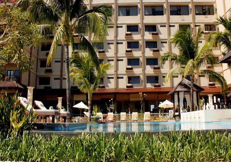 هتل The Jayakarta Suites Komodo Flores