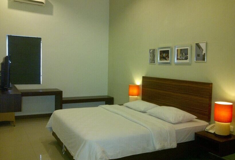 هتل The Studio Inn Nusa Dua