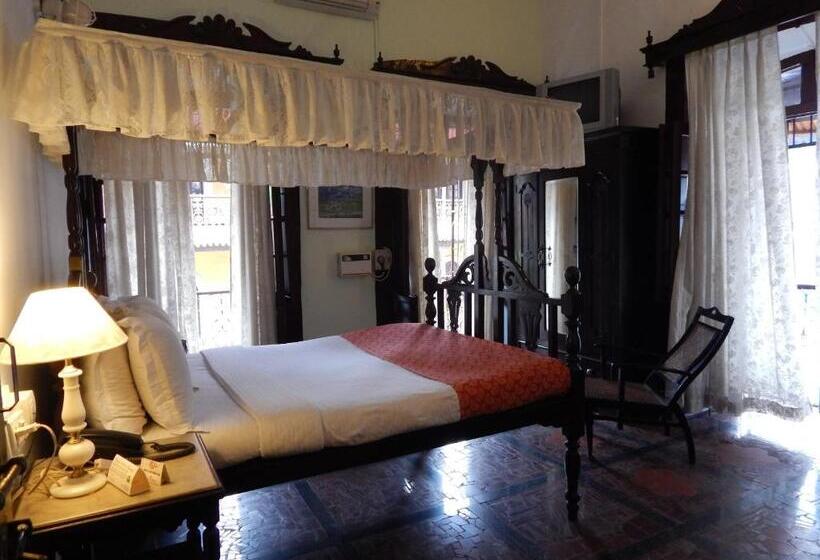 مبيت وإفطار Welcomheritage Panjim Inn