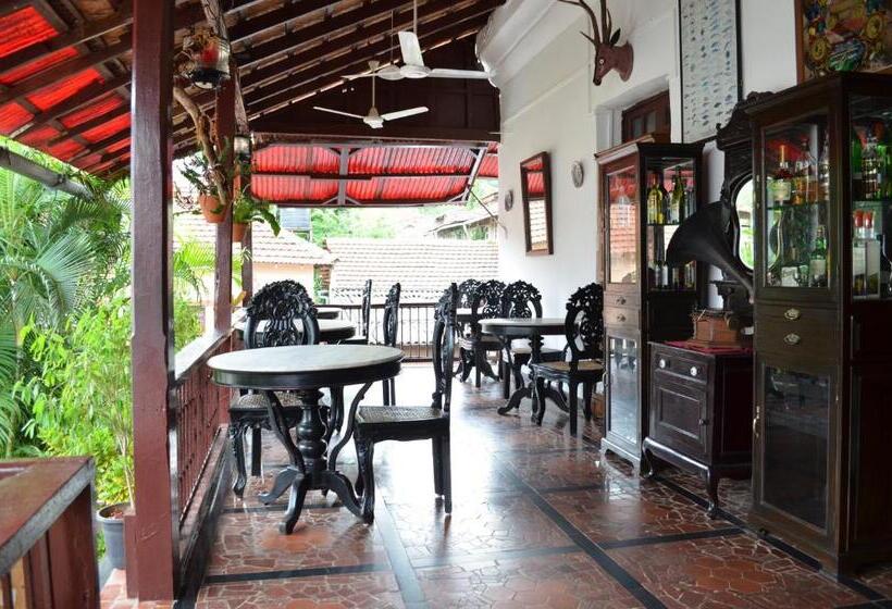 مبيت وإفطار Welcomheritage Panjim Inn