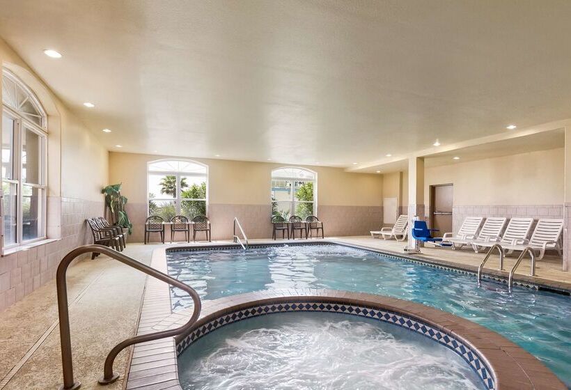 هتل Comfort Inn & Suites