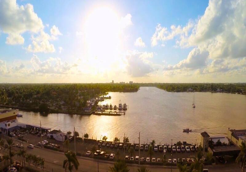 هتل Hollywood Beachside Boutique Suite