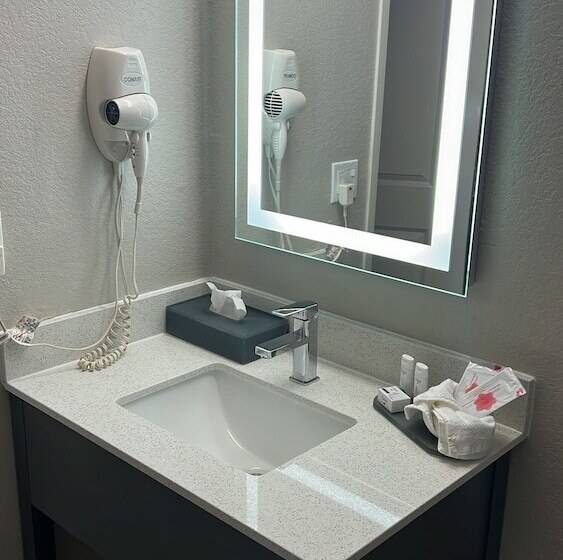 فندق La Quinta By Wyndham Ada