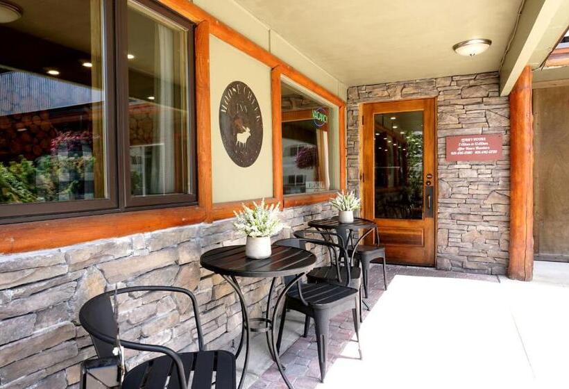 בית מלון כפרי Moose Creek Inn