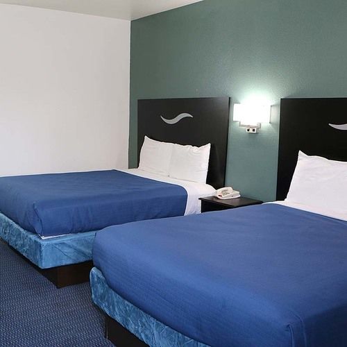 בית מלון כפרי Royal Inn Dallas Nw