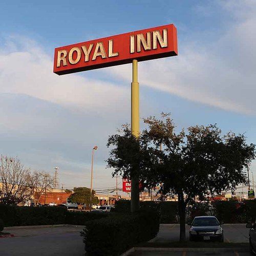 בית מלון כפרי Royal Inn Dallas Nw