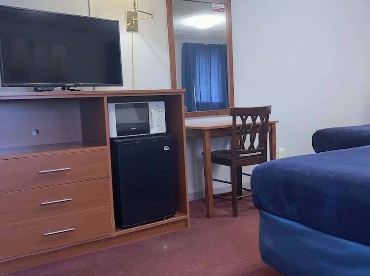 هتل Swiss Cottage Inn