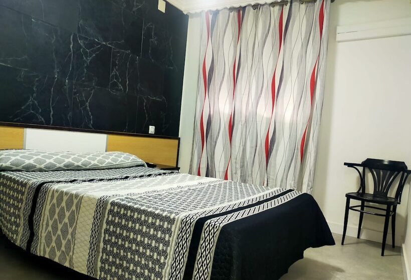 Hostal La Campana