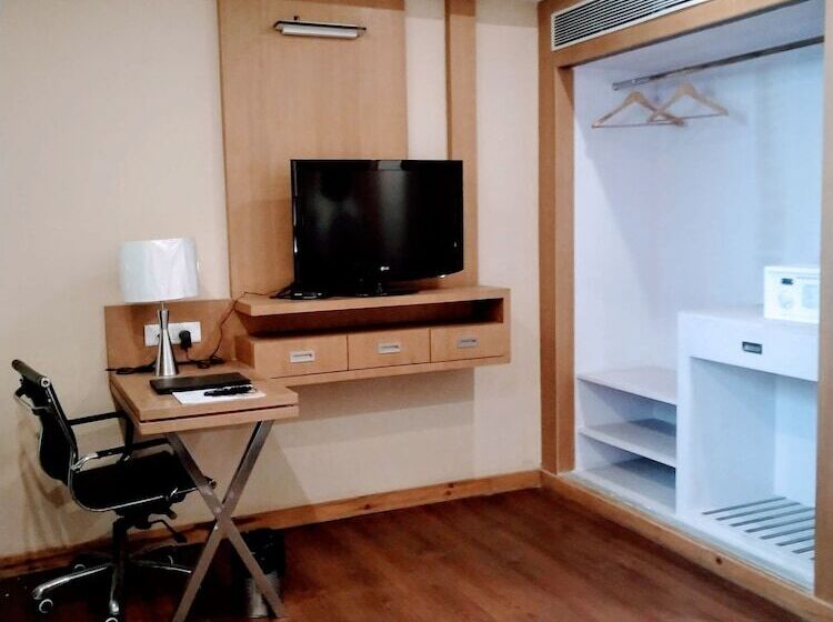 فندق Cambay Sapphire Neemrana