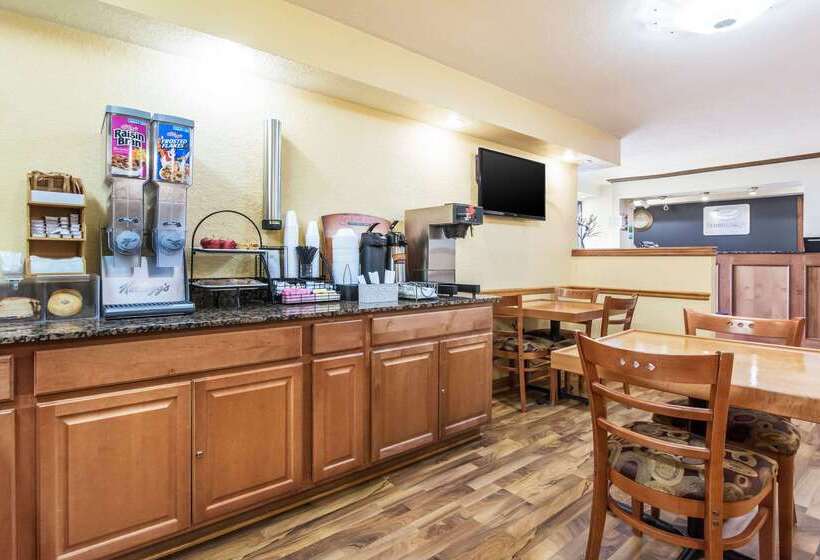 فندق Econo Lodge