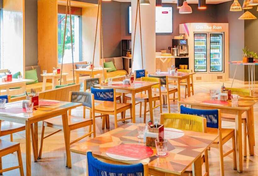 בית מלון כפרי Ginger  Pune  Wakad