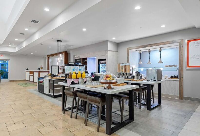 فندق Hilton Garden Inn Auburn
