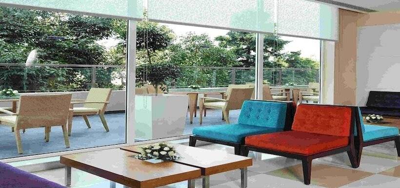 酒店 Hometel Chandigarh