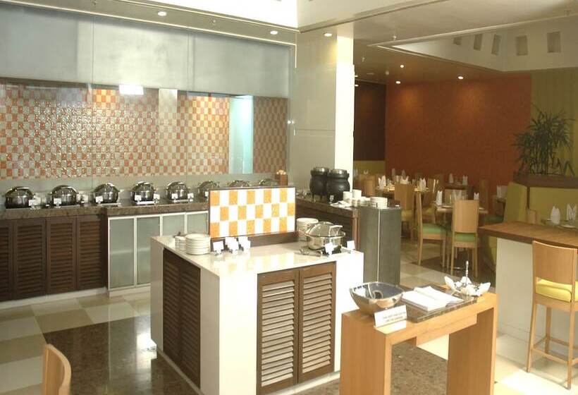 酒店 Hometel Chandigarh