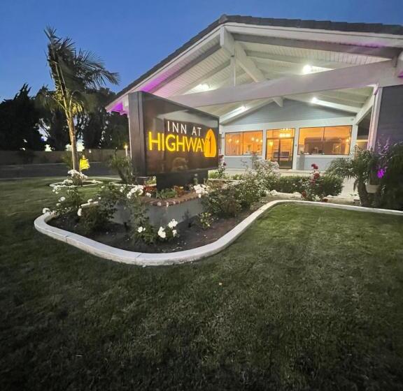 ホテル Inn At Highway 1