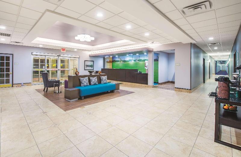 בית מלון כפרי La Quinta By Wyndham Tulsa Airport / Expo Square