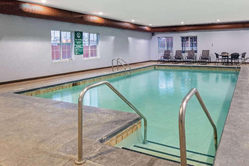 בית מלון כפרי La Quinta By Wyndham Tulsa Airport / Expo Square