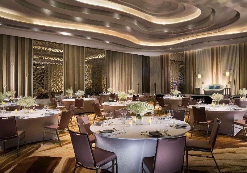 Отель Pullman Phuket Arcadia Naithon Beach