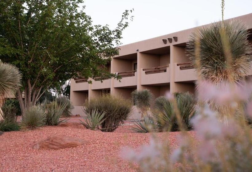Lake Powell Resort
