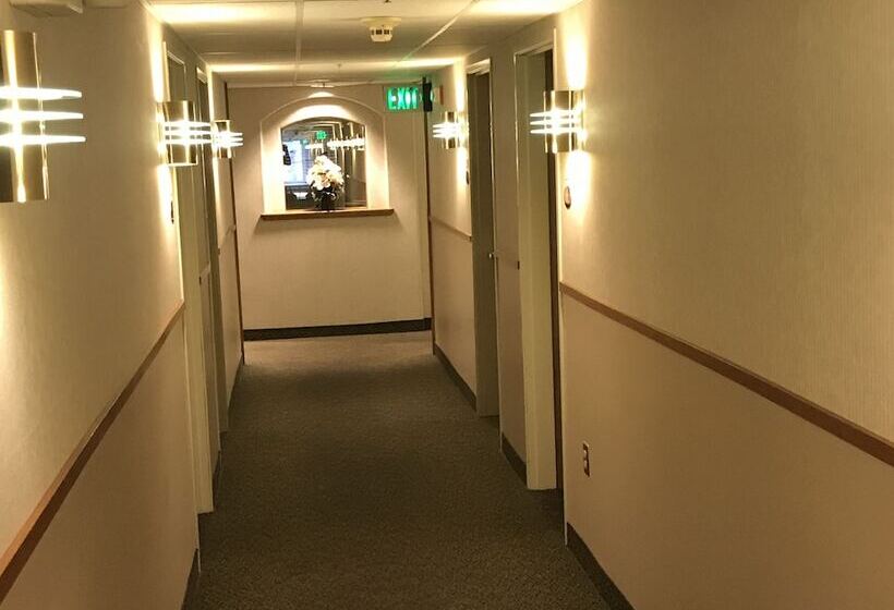 هتل Americas Best Value Inn Cedar City