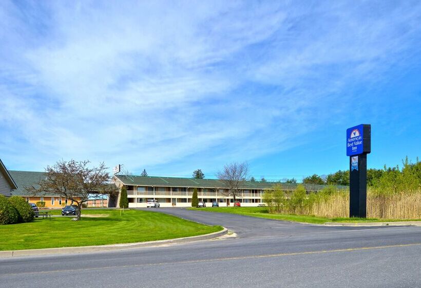 فندق Americas Best Value Inn Plattsburgh