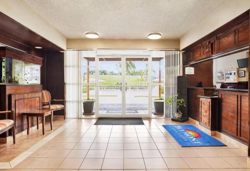 בית מלון כפרי Belmont Inn & Suites