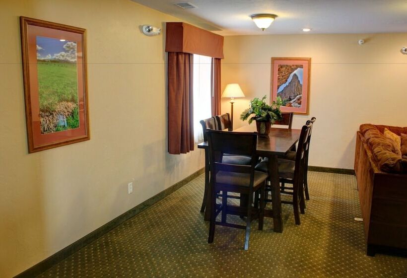 فندق Blue Mountain Inn And Suites
