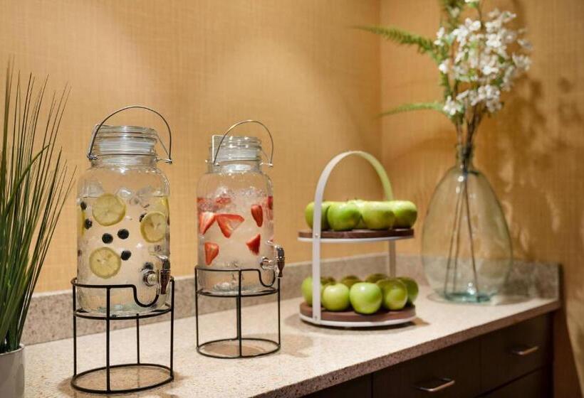 هتل Courtyard Greenville