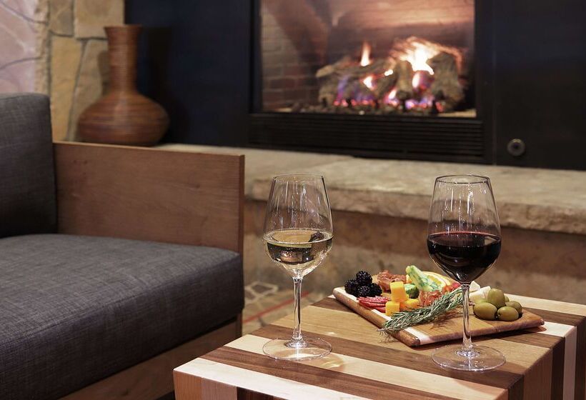 هتل Alpenrock Breckenridge, Curio Collection By Hilton