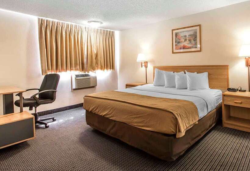 בית מלון כפרי Brentwood Inn Clinton