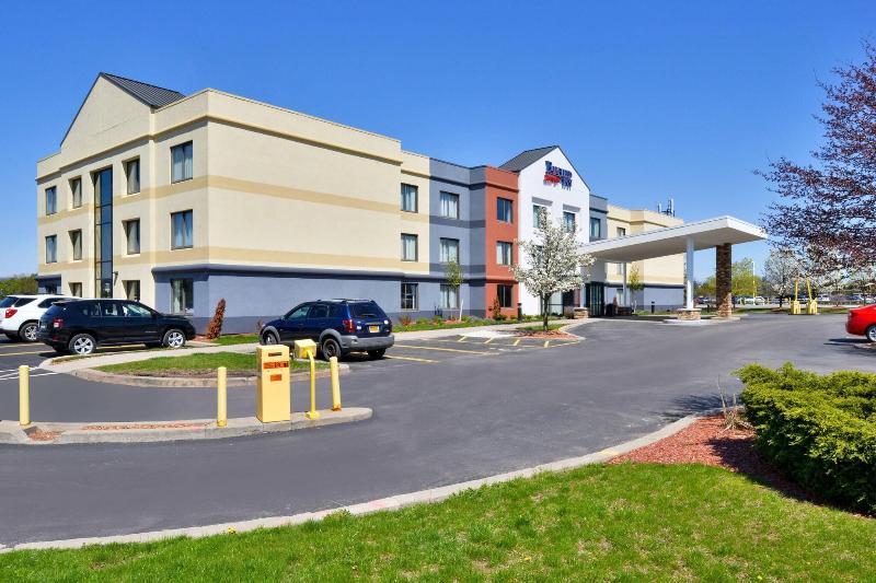 هتل Fairfield Inn Rochester Airport