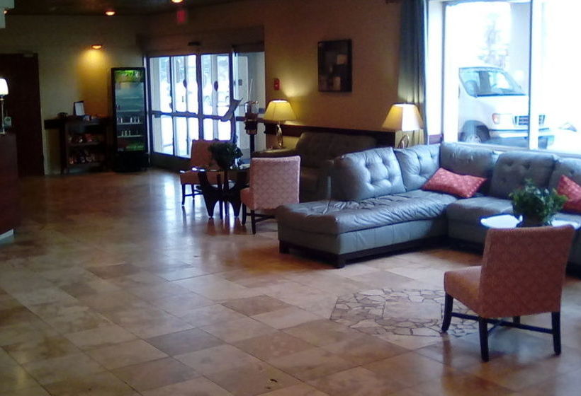 בית מלון כפרי Grand Forks Inn & Suites